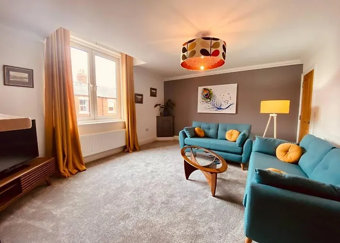 Luxury 2 Bed Apt 4 Mins From M6 J44 Pet Friendly,