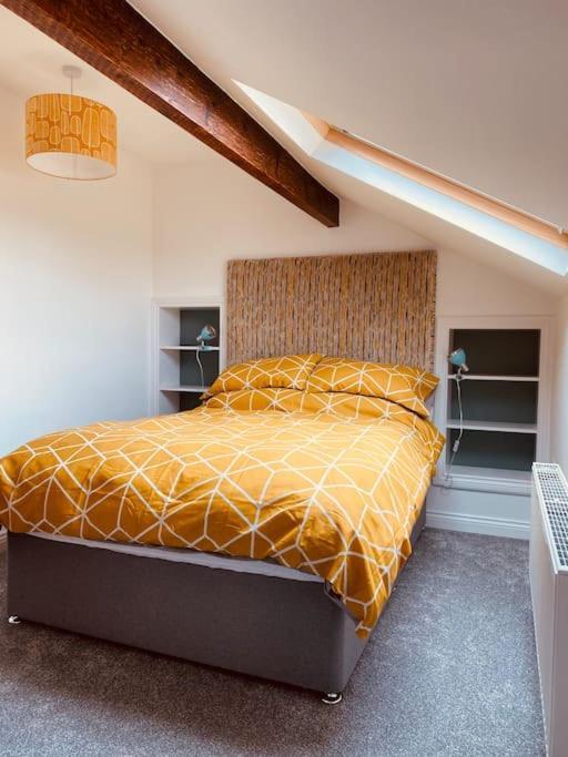 Luxury 2 Bed 4 Mins From M6 J44 Pet Friendly, Апартаменты