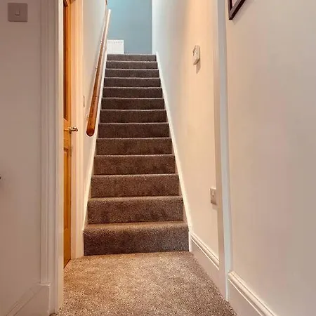Luxury 2 Bed Apt 4 Mins From M6 J44 Pet Friendly, Карлайл Экстерьер фото