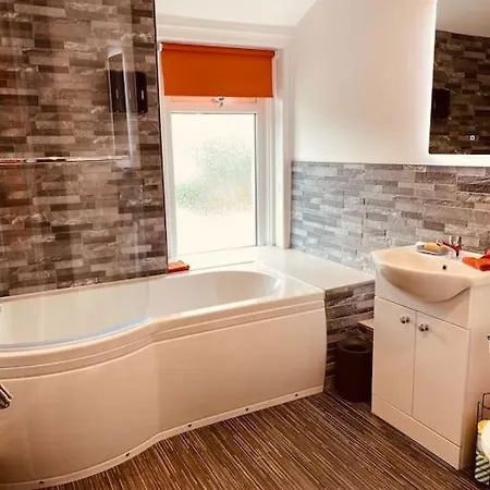 Luxury 2 Bed Apt 4 Mins From M6 J44 Pet Friendly, Карлайл Экстерьер фото